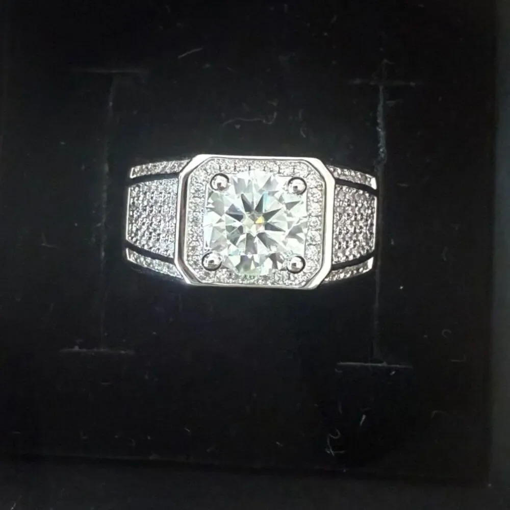 2 CT Moissanite Men’s Ring Size 10 Rhodium Plated GRA Certified